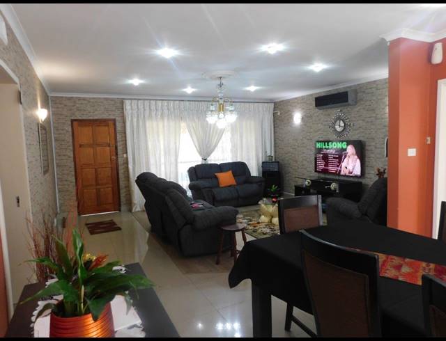 4 BEDROOM HOUSE FOR SALE IN ESCOMBE